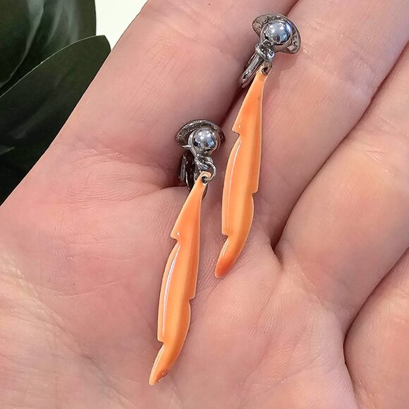 Lot of Orange Vintage Clip-on Earrings - Picture 6 of 7